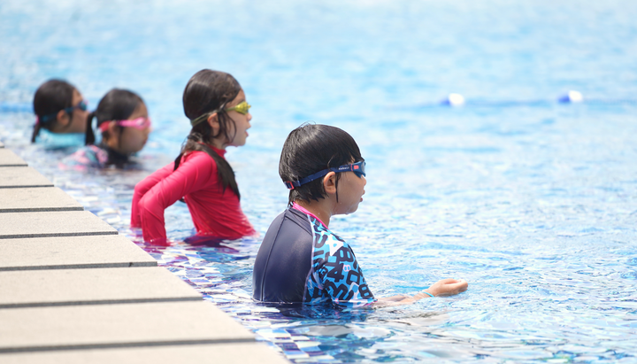 Group, Semi-Private, or Private Swim Classes: Which is best?